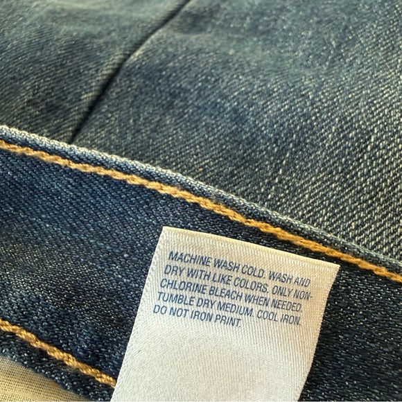 Old Navy The Flirt Blue Jean Shorts Size 10 Classic Cut Off  and Frayed Hem - Picture 5 of 8